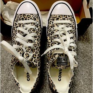 Converse size 7 women